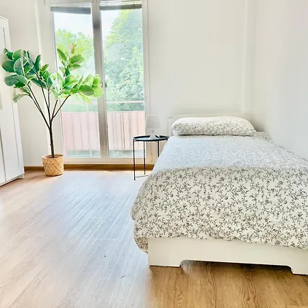 3 Bedroom With 2 Balconies Near Airport *