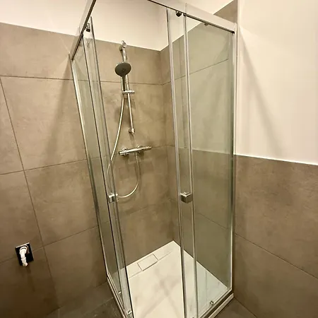 Apartman 3 Bedroom With 2 Balconies Near Airport *