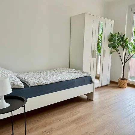 3 Bedroom With 2 Balconies Near Airport Schwechat