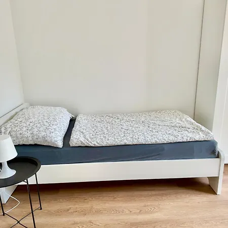 Apartamento 3 Bedroom With 2 Balconies Near Airport