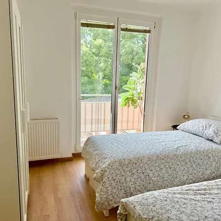 3 Bedroom With 2 Balconies Near Airport *