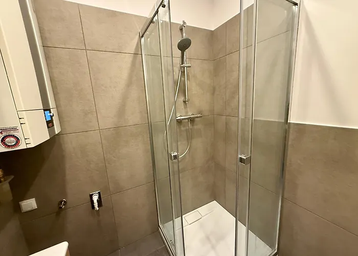 3 Bedroom With 2 Balconies Near Airport Schwechat