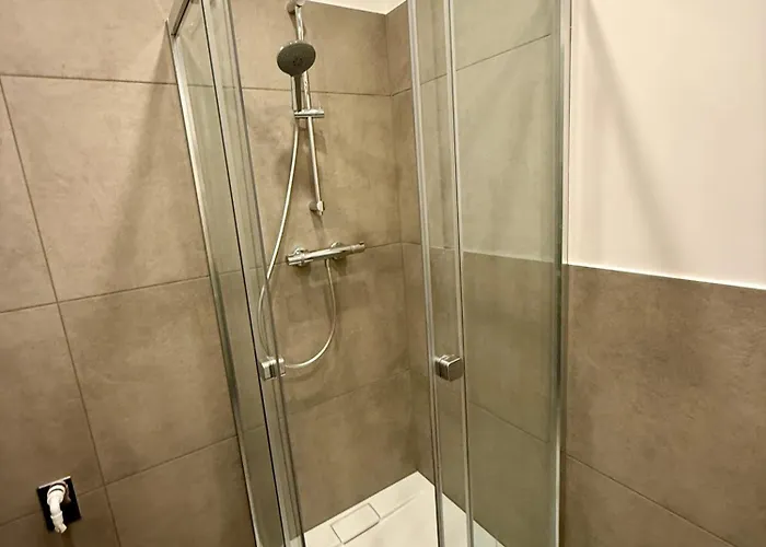 Apartman 3 Bedroom With 2 Balconies Near Airport *