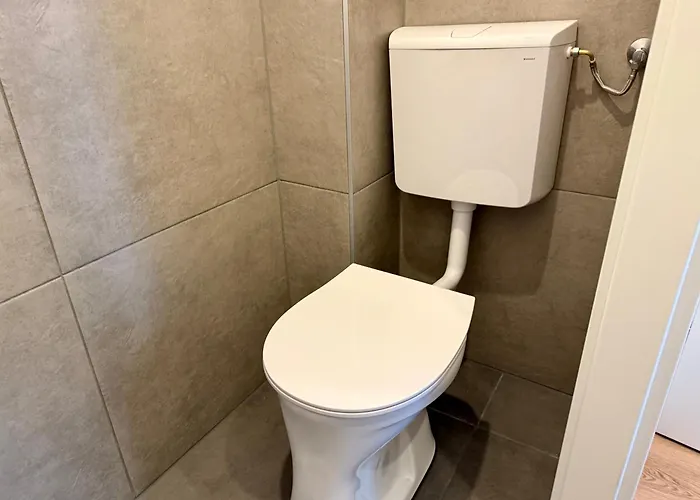 3 Bedroom With 2 Balconies Near Airport Apartman *