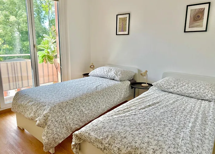 3 Bedroom With 2 Balconies Near Airport Apartamento Schwechat